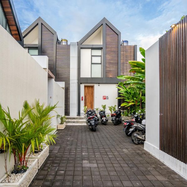 CCB8E7DC-3536-4CF2-8DF9-459DD18DE359